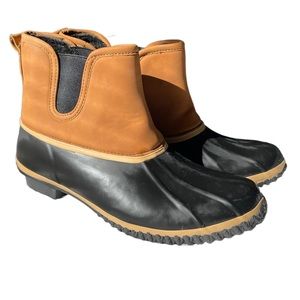 NWOT Women’s tan & black duck boots size 7 - Style & co. Fall/winter staple!